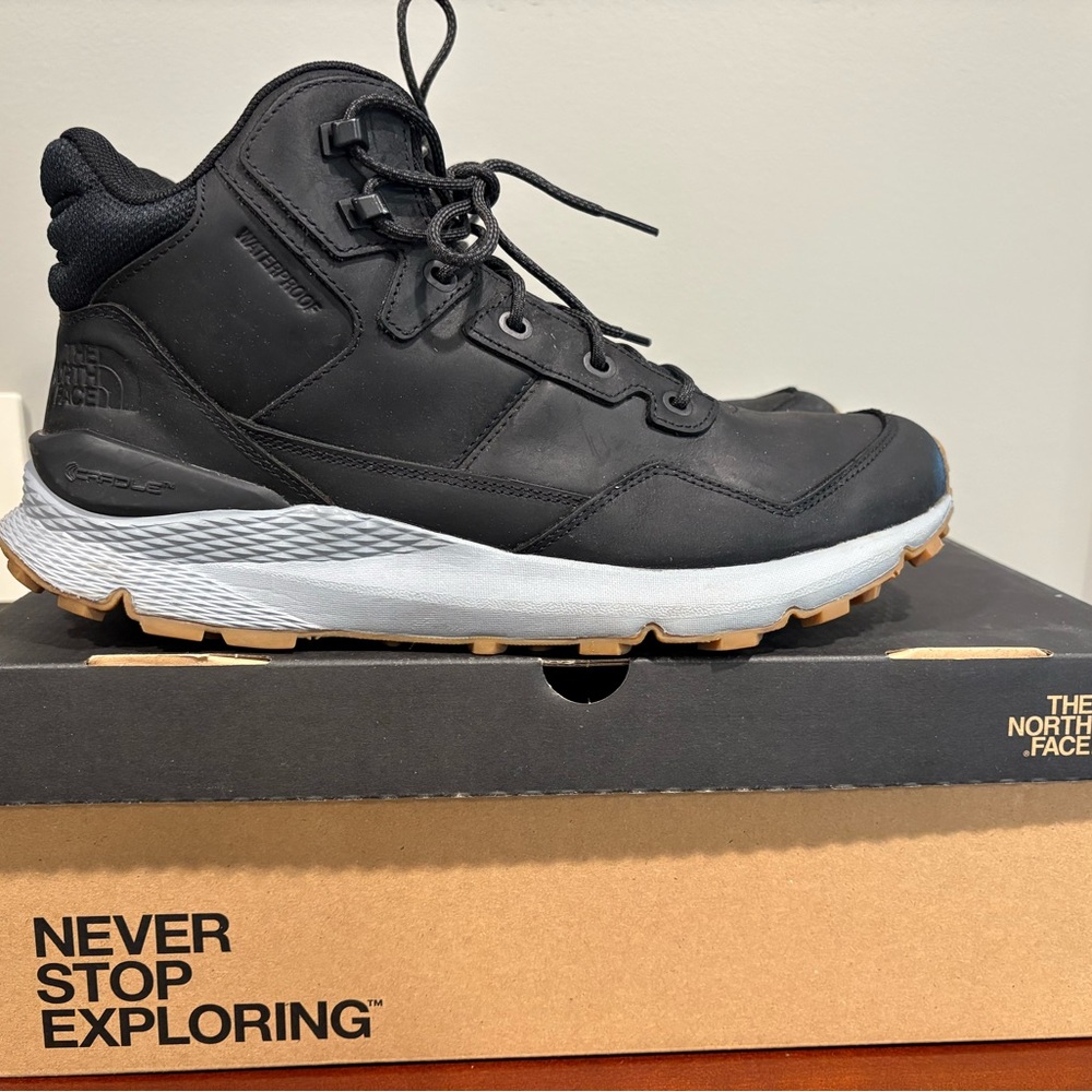 The North Face Men's Vals II Mid Leather WP - Black and Gray